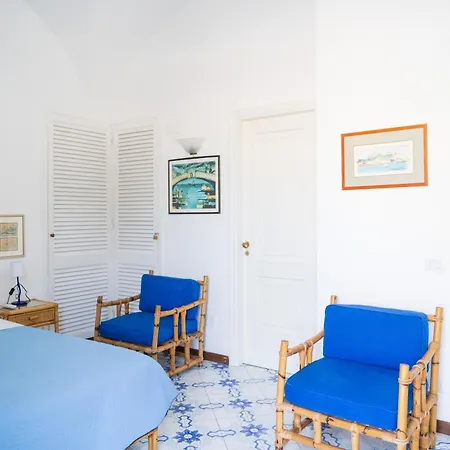 Vintage House Capri