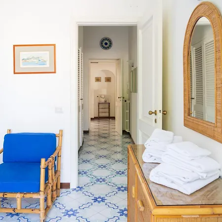 Vintage House * Capri